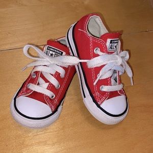 Converse Toddler sz 3